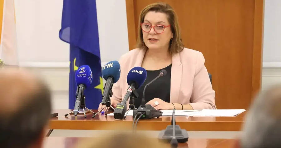 Ξεκινάει ενημερωτικές συναντήσεις για το σύστημα αξιολόγησης εκπαιδευτικών η υπουργός Παιδείας