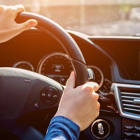 Βάζει τέλος στη στέρηση άδειας οδηγού που καταδικάστηκε για κατοχή ή χρήση ουσιών η Βουλή