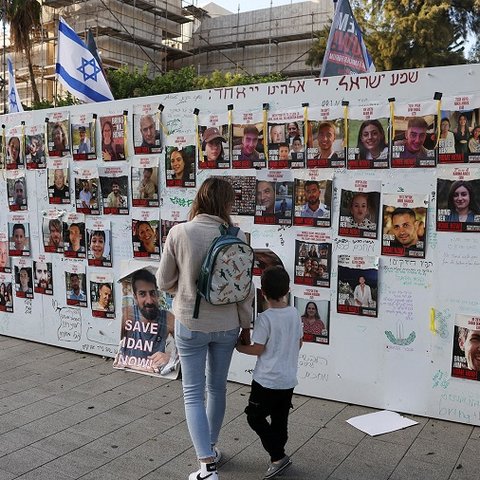 Οι 137 όμηροι που παραμένουν αιχμάλωτοι μετά τη λήξη της εκεχειρίας