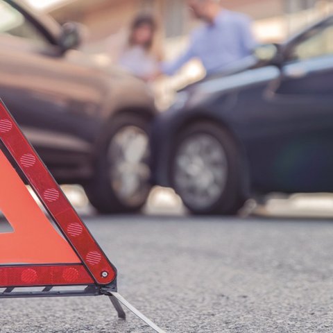 Θέλει να ξεμπλοκάρει τους δρόμους μετά από μικρά τροχαία η Βουλή-Σκέψεις για φιλικούς διακανονισμούς