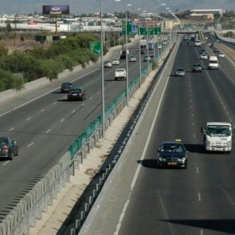 Έχασε τον έλεγχο του οχήματός του και προσέκρουσε σε κιγκλίδωμα-Έκλεισαν τμήματα του αυτοκινητόδρομου