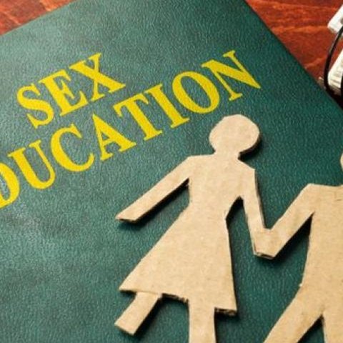 Θεσμοθετήθηκε η συμμετοχή γονιών στις διαβουλεύσεις για σεξουαλική διαπαιδαγώγηση-Πέρασε η πρόταση ΕΛΑΜ
