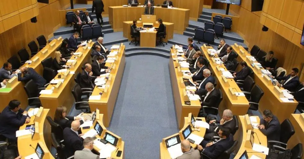 Προσπαθεί να αυξήσει τη διαφάνεια μέσω δημοσιεύσεων σε πλατφόρμα η Βουλή-Αμφιβολίες εκφράζουν οι φορείς