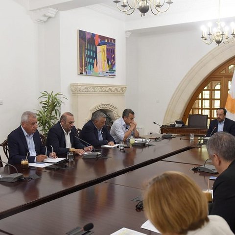 Διαβεβαίωση Κυβέρνησης για στήριξη Επαρχιακών Οργανισμών Αυτοδιοίκησης-Αιτήσεις και υδατικό στο επίκεντρο σύσκεψης