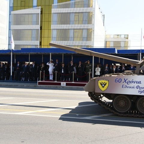 Κατηγορούνται ότι επιτέθηκαν σε αστυνομικούς οι δύο που συνελήφθησαν στην παρέλαση