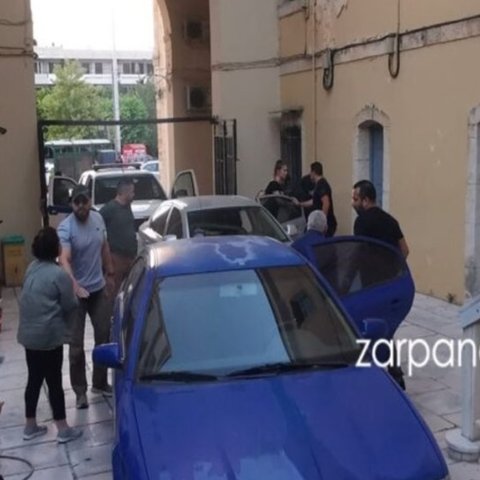 Στον ανακριτή οι συλληφθέντες για την υπόθεση εμπορίας βρεφών-«Σ’ αγαπάμε» φώναζε κόσμος στον γιατρό