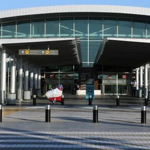 Ακυρώθηκαν πάνω από δέκα πτήσεις προς και από τη Λάρνακα λόγω της κατάστασης στη Μέση Ανατολή