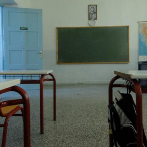 Προπονητής που κατηγορείται για σοβαρά ποινικά αδικήματα μετέβη σε εκπαιδευτική επίσκεψη σε δημοτικό