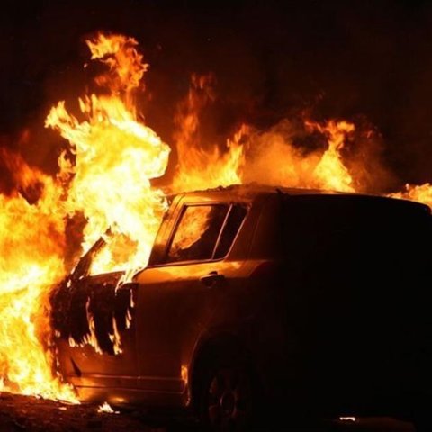 Χειροπέδες σε 30χρονο για εμπρησμό οχήματος ιδιοκτησίας 70χρονου στη Λεμεσό