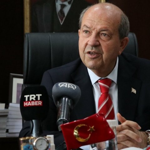 Κατηγορίες Τατάρ για «παραβιάσεις ανθρωπίνων δικαιωμάτων» από την ΚΔ-Επιμένει για λύση «δύο κρατών»