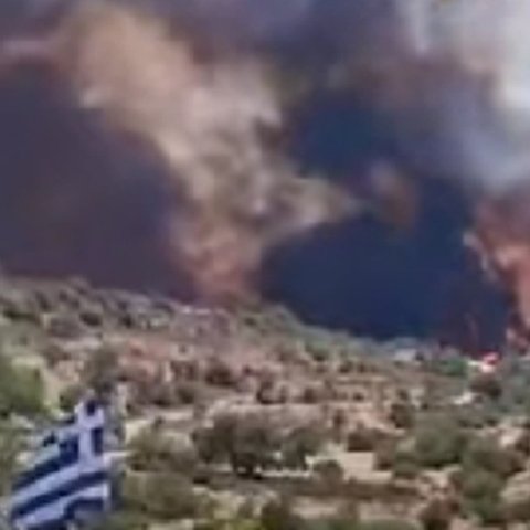 ΒΙΝΤΕΟ: Μάχη με τις φλόγες στη Λεμεσό-Εκκενώθηκαν οικίες, έκλεισε ο δρόμος Μαλλιάς-Ομόδους