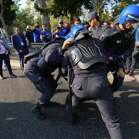 Πογκρόμ συλλήψεων δημοσιογράφων στο Αζερμπαϊτζάν που ερευνούν τη διαφθορά σε πολιτικές ελίτ