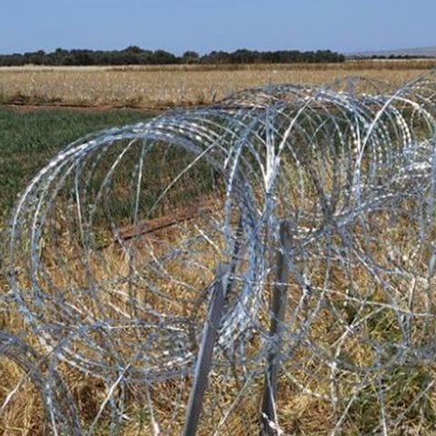 Κόλλησαν οι διαδικασίες για αφαίρεση του συρματοπλέγματος στην Πράσινη Γραμμή