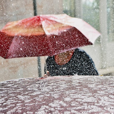 Συννεφιές και βροχές στο μενού του καιρού-Στους 35 βαθμούς Κελσίου η θερμοκρασία