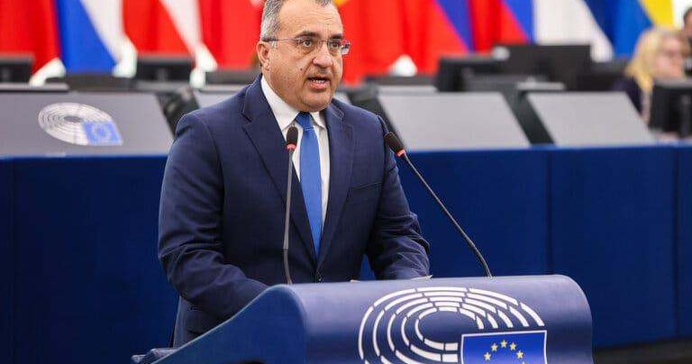 Ο Μιχάλης Χατζηπαντέλα ζητά ενισχυμένη Ευρωπαϊκή δράση για τις σπάνιες νόσους