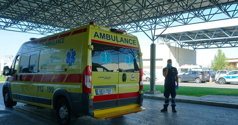 Μετωπική σύγκρουση οχημάτων στην επαρχία Λευκωσίας-Δύο τραυματίες