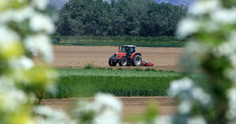 Επαναξιολόγηση τρόπου επιβολής ΦΠΑ στον πρωτογενή τομέα ζητά η Επιτροπή Εμπορίου Επαναξιολόγηση τρόπου επιβολής ΦΠΑ στον πρωτογενή τομέα ζητά η Επιτροπή Εμπορίου
