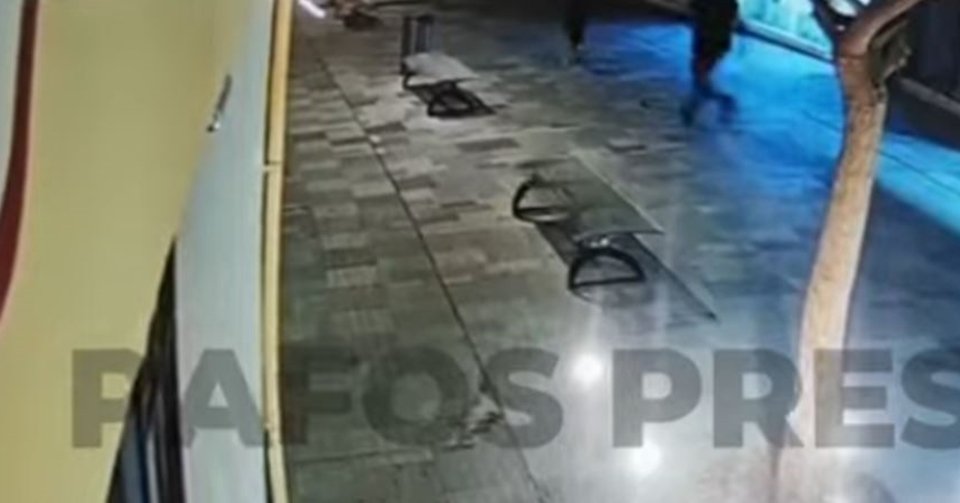 ΒΙΝΤΕΟ: Δεκαοχτάχρονη κατήγγειλε ότι δέχθηκε επίθεση από άγνωστο άνδρα