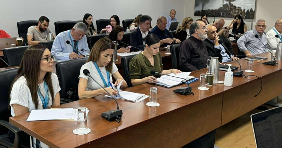 Διιστάμενες απόψεις και εντάσεις στη συζήτηση για ευθανασία-Οι υπέρ, οι εναντίον και η θέση της εκκλησίας