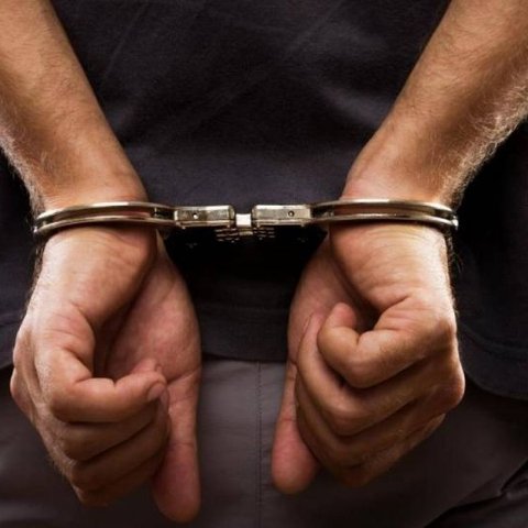Χειροπέδες σε 25χρονο για πρόκληση βαριάς σωματικής βλάβης που διαπράχθηκε το 2023