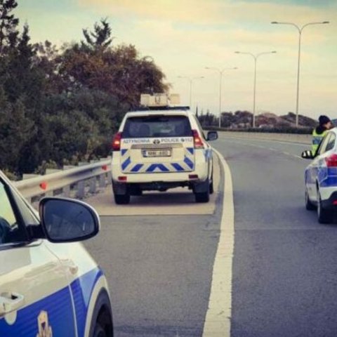 Ακινητοποιήθηκε φορτηγό στον αυτοκινητόδρομο Λευκωσίας-Λάρνακας
