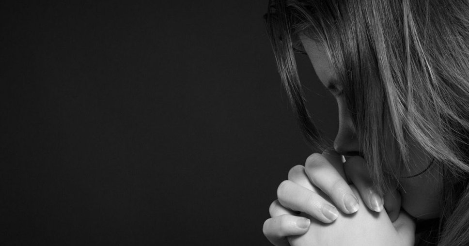 Στρεβλώσεις κρυμμένες στο μανδύα των κανονισμών γίνονται νομιμότητα και η αξιοπρέπεια τιμωρία