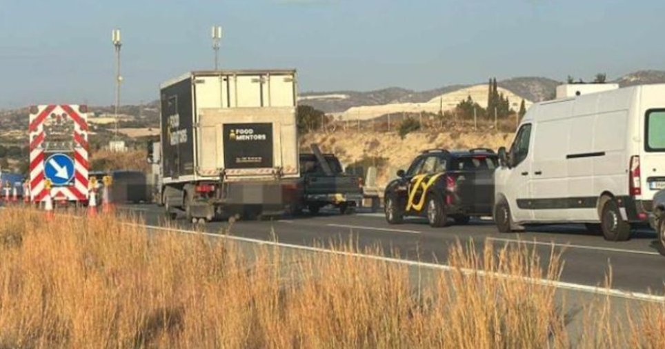 Ολημερίς την χτίζανε… Πρόβλημα με το ύψος της γέφυρας στην Καλαβασό, δεν χωράνε τα Πυροσβεστικά οχήματα