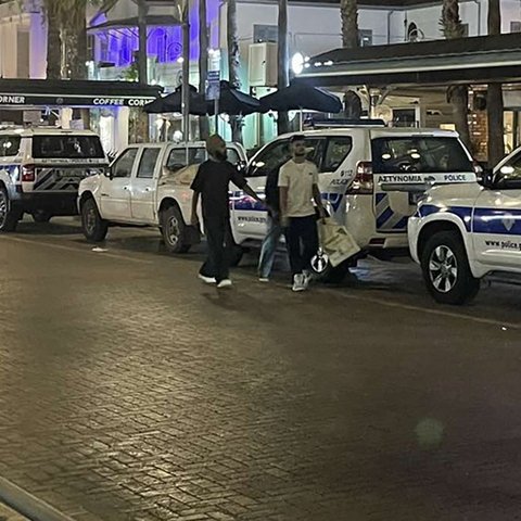 Συνελήφθησαν πέντε πρόσωπα στις Φοινικούδες-Χειροπέδες και σε 22χρονο στην Αγία Νάπα για συμπλοκή