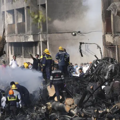 Reuters: Στους 290 οι νεκροί από την αεροπορική τραγωδία στην Ινδία-Τι εξετάζουν οι ειδικοί