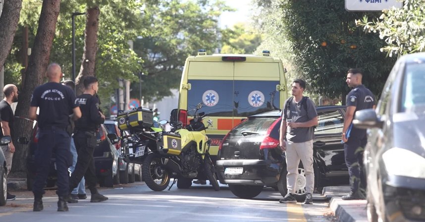 Έγκλημα στην Αγία Παρασκευή-Γάζωσαν άνδρα μέρα μεσημέρι, διέφυγε πεζός και με μάσκα ο δράστης