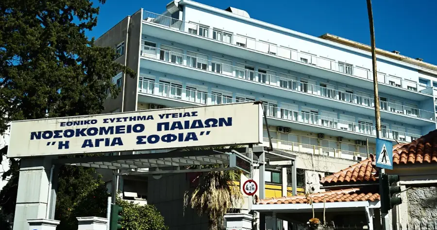 Ασύλληπτη τραγωδία στην Ελλάδα-Νεκρό επτάχρονο κοριτσάκι που χτύπησε σε τζαμαρία στο σπίτι του