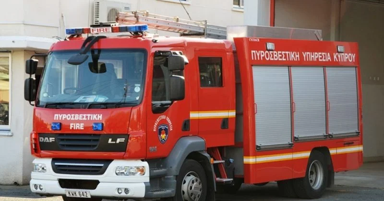 Φωτιά σε αποθήκη με γεωργικό εξοπλισμό στην Πόλη Χρυσοχούς