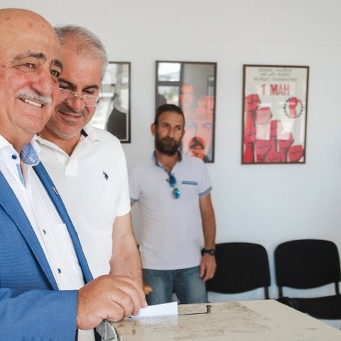 Νέος πρόεδρος της ΕΔΕΚ ο Νίκος Αναστασίου-Αναλαμβάνει να οδηγήσει το κόμμα στις βουλευτικές του 2026