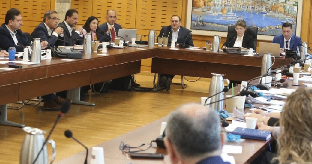 Πρόταση νόμου για δημιουργία νέου ενιαίου επαγγελματικού συνταξιοδοτικού σχεδίου για αξιωματούχους