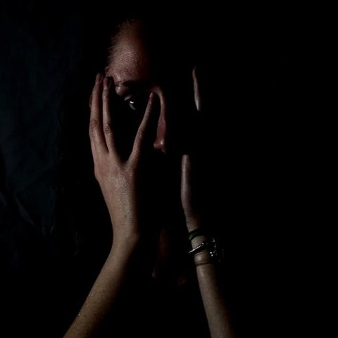 Όταν το κράτος τροφοδοτεί τον κύκλο της σιωπής, μεγαλώνει ο κύκλος της βίας