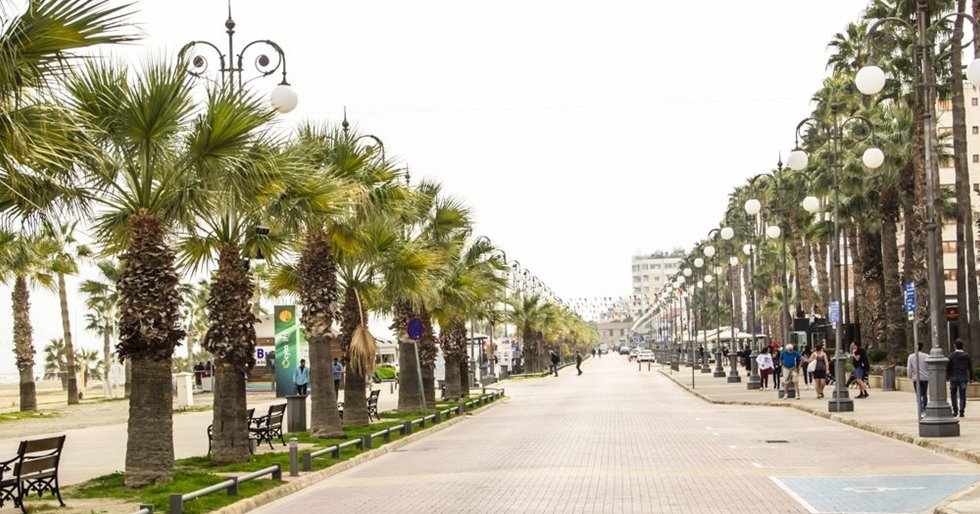 Υπογραφή σύμβασης για έξυπνο σύστημα στάθμευσης στον Δήμο Λάρνακας