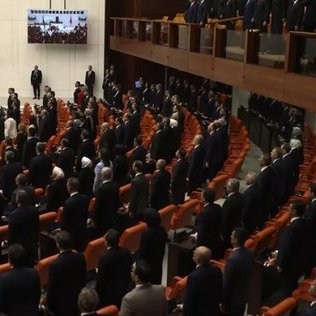Aντιπαράθεση στην τουρκική εθνοσυνέλευση για την Κύπρο-«Τα γεωτρύπανά μας εγκατέλειψαν το νησί»