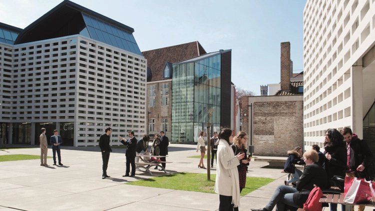 COLLEGE_OF_EUROPE_2