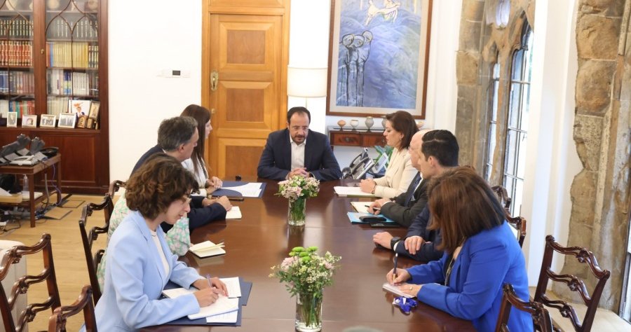 Συνάντηση ΠτΔ με Ζαχαράκη-«Ο τομέας της Παιδείας για μένα είναι όπως τα εθνικά θέματα»