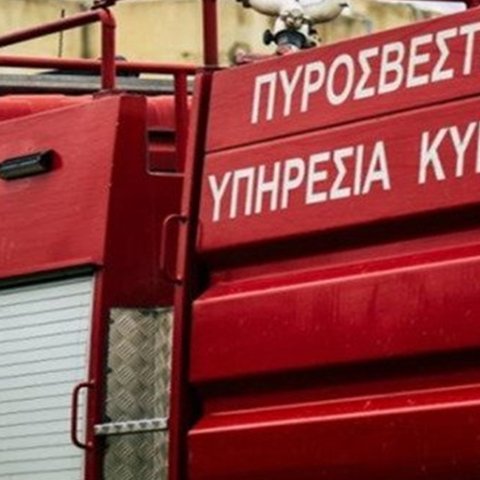 Πυρκαγιά προκάλεσε ζημιές στην ξύλινη στέγη υπό ανακαίνιση κατοικίας