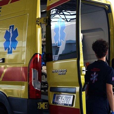 Βουτιά στα 12 μέτρα έκανε το αυτοκίνητο στα Καμινάρια-Στο νοσοκομείο για εξετάσεις η 65χρονη