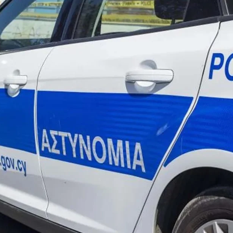 Όχημα αναποδογυρίστηκε και μπλόκαρε τον αυτοκινητόδρομο