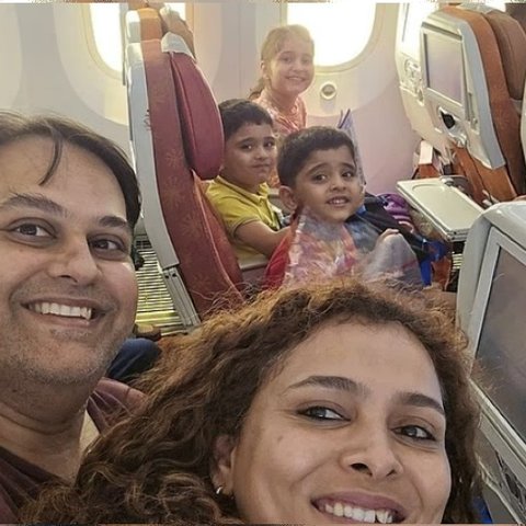 Η τραγική selfie οικογένειας μέσα από το αεροσκάφος που έπεσε στην Ινδία-Τι οδήγησε στη συντριβή