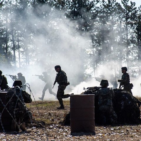 Την πρώτη της στρατιωτική άσκηση πραγματοποιεί η ΕΕ στο Καδίθ, παρουσία Μπορέλ