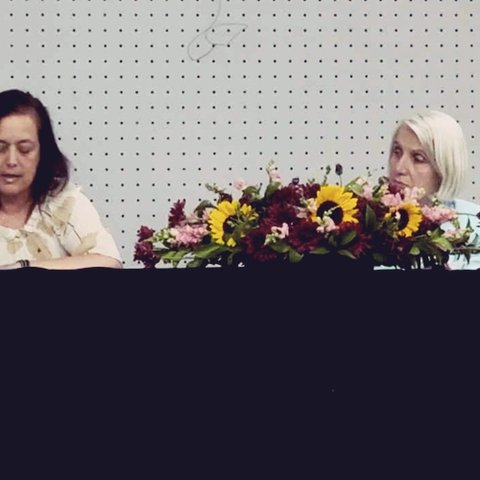 «Ενημέρωσα τη μητέρα μου ότι γέννησα από το ραδιόφωνο… Σε τρυφερή ηλικία εγκαταλείψαμε τους γονείς μας»