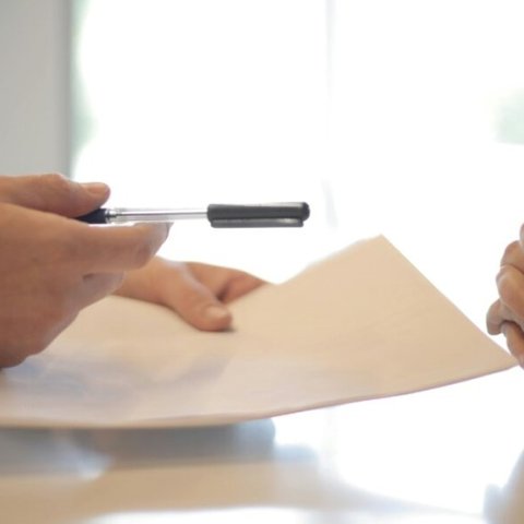 Πλαστογράφησαν έγγραφα για να παραμείνουν στην Κύπρο-Έξι συλλήψεις