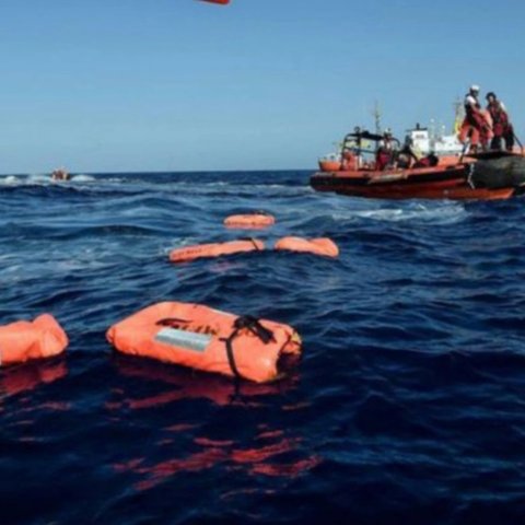 Διασώθηκαν εξήντα άνθρωποι ανοικτά της Πύλου-Μεταξύ τους και εννέα παιδιά