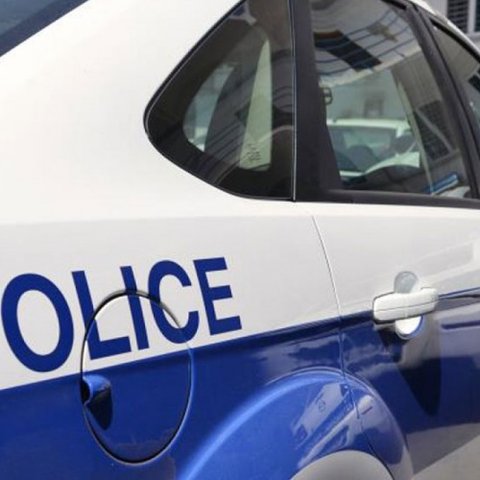 Στο νοσοκομείο οδηγός μετά από τροχαίο-Χτύπησε σε περιτοίχισμα