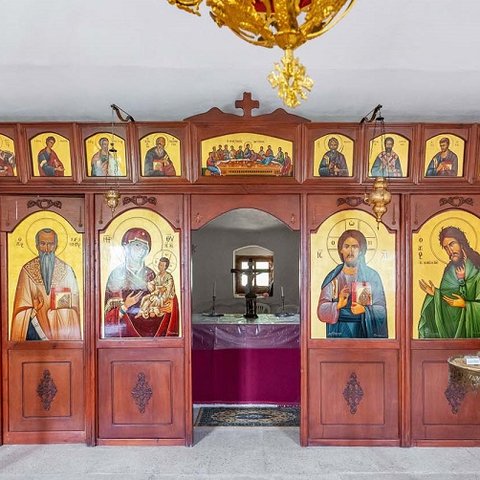 Μπούκαρε σε εκκλησία την ώρα της λειτουργίας και προκάλεσε ανησυχία