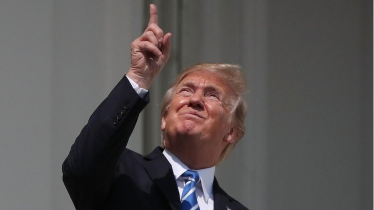 trump_deixnei_panw